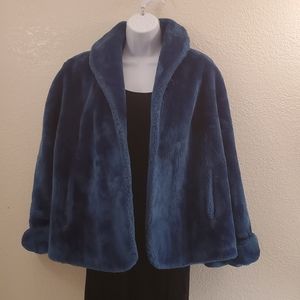 Beautiful Blue Vintage Borgana Faux Fur💙💙